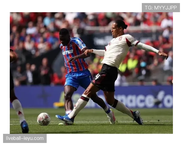 范戴克强势回归,状态回暖续写传奇篇章 范戴克强势回归,状态回暖续写传奇篇章