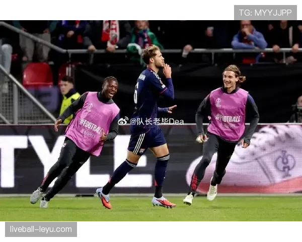 里昂欧战表现持续亮眼,强势崛起引关注 里昂欧战表现持续亮眼,强势崛起引关注