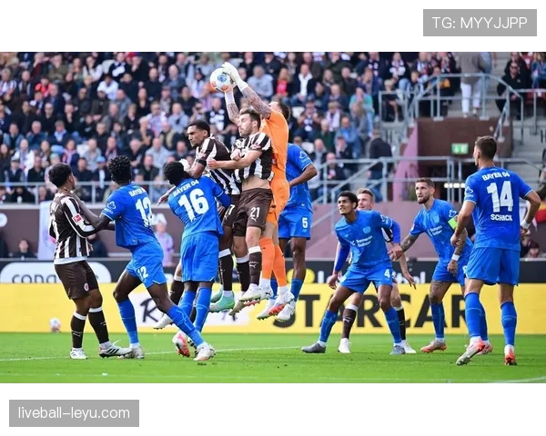 佛罗伦萨主帅深化战术哲学，球队状态回升引关注