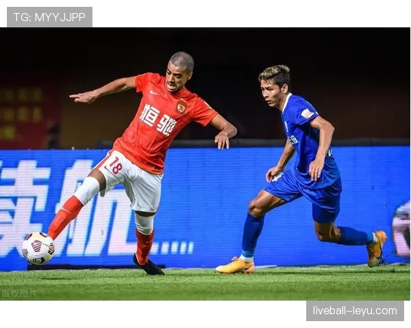 塔雷米与小图拉姆竞争锋线位置表现稳健