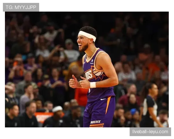 布克无球跑动效率提升，拉开空间能力改变太阳进攻结构