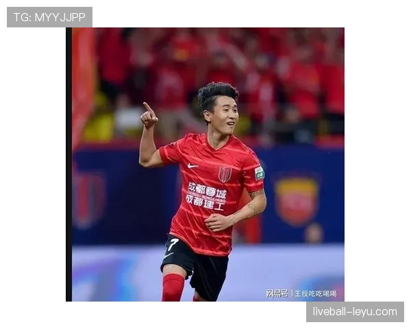 韦世豪私下喝的水比我的月租还贵